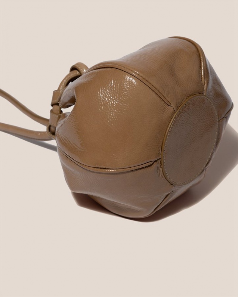 Hereu Globul Mini Crinkled Glossy Balloon-shaped Crossbody Väska Dam Beige | Sverige-45HPSKCUR